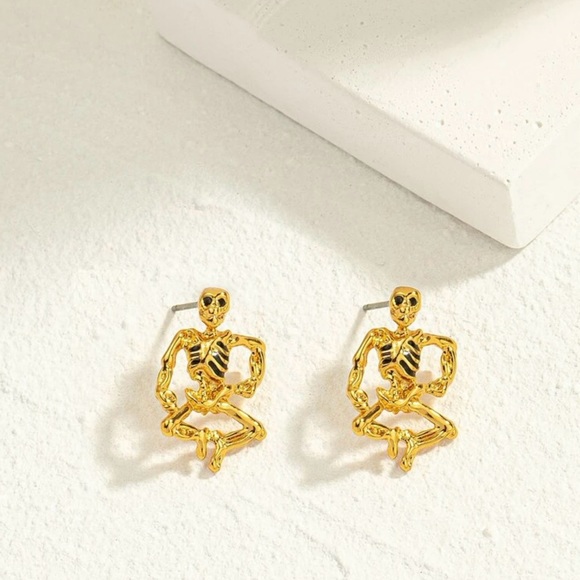 “Heel Clicking Skeleton” Bell Kick Leprechaun Jump Gold Funny Cutesy Gothic Stud - Picture 6 of 7